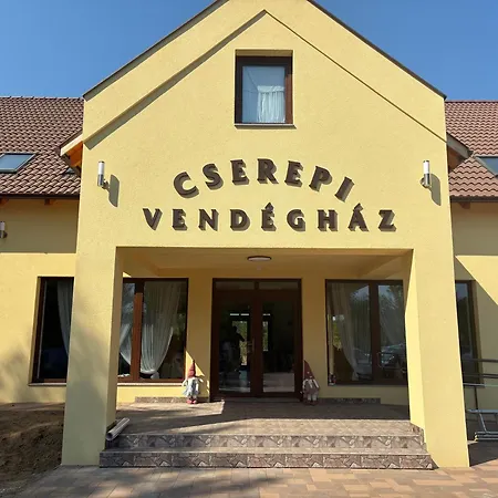 Cserepi Vendeghaz Гостевой дом *
